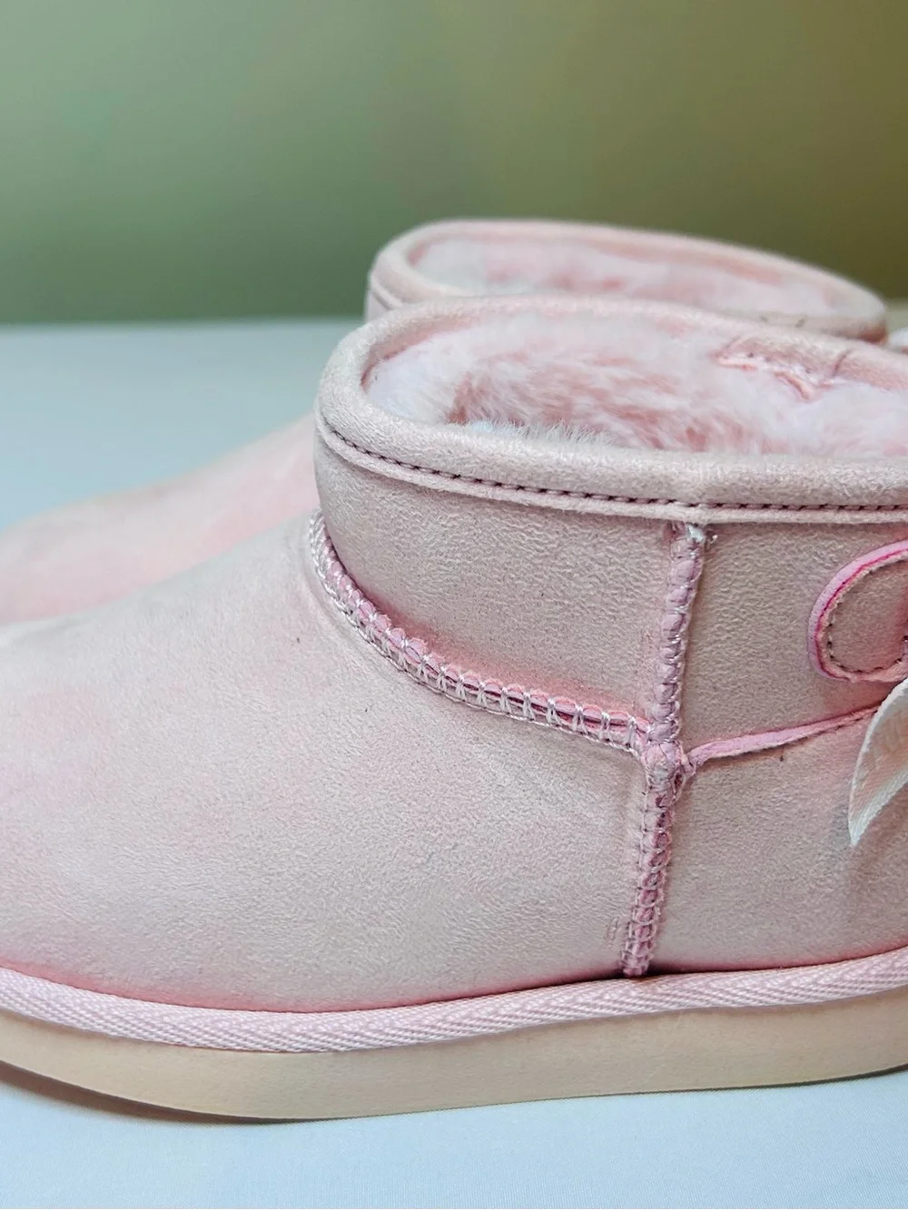 Juicy Couture Kids Light Pink Suede Short Boots NEW IN BOX size kids 10